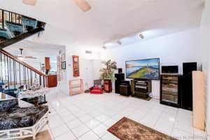 6530 Kendale Lakes Dr, Miami, FL 33183, Sold 09/24/21