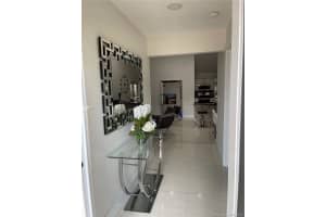 19115 NW 81st Pl, Hialeah, FL 33015, Sold 07/22/21