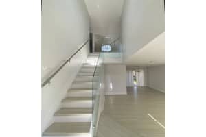 19180 NW 78th Ave, Hialeah, FL 33015, Sold 07/07/21