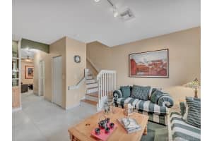 16617 NW 70th Ave, Hialeah, FL 33014, Sold 09/20/21