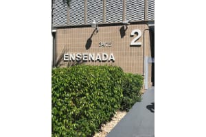3475 N Country Club Dr, Miami, FL 33180, Sold 01/03/22