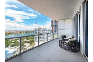 100 South Pointe Dr, Miami Beach, FL 33139, Sold 12/20/21