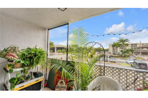 8075 NW 7th St, Miami, FL 33126, Sold 09/01/21