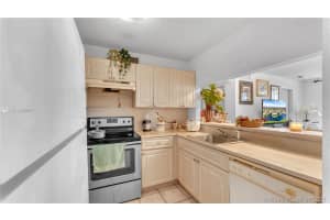 8075 NW 7th St, Miami, FL 33126, Sold 09/01/21