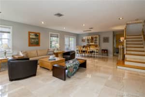 10360 NW 48th St, Doral, FL 33178, Sold 07/09/21