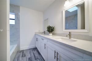 6021 NW 201st St, Hialeah, FL 33015, Sold 08/18/21