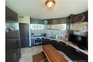500 South Pointe Dr, Miami Beach, FL 33139, Sold 10/13/21