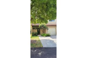 3643 Torremolinos Ave, Doral, FL 33178, Sold 12/01/21
