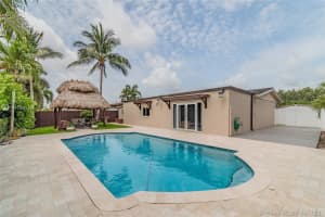 18321 NW 86th Ave, Hialeah, FL 33015, Sold 07/20/21