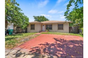 716 SW 6th St, Dania Beach, FL 33004, Sold 08/27/21