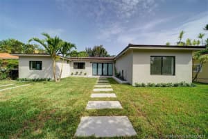 465 S Shore Dr, Miami Beach, FL 33141, Sold 10/07/21