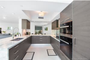 Add Building Entrance, 2127 Brickell Ave, Miami, FL 33129, Sold 09/21/21