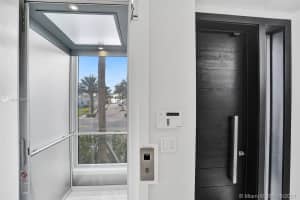 2880 N Ocean Dr, Hollywood, FL 33019, Sold 02/15/22