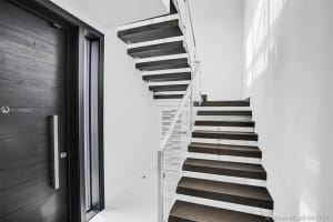 2880 N Ocean Dr, Hollywood, FL 33019, Sold 02/15/22