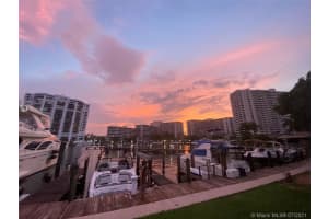 427 Leslie Dr, Hallandale Beach, FL 33009, Sold 12/10/21