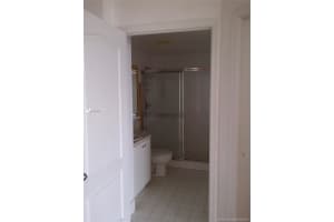 5085 NW 7th St, Miami, FL 33126, Sold 08/19/21