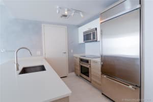 3301, 1300 Brickell Bay Dr #3505, Miami, FL 33131, Sold 10/28/21
