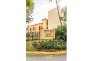 8889 Fontainebleau Blvd, Miami, FL 33172, Sold 10/13/21