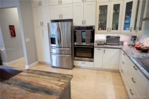 Mariposa Cir N, Pembroke Pines, FL 33331, Sold 08/13/21