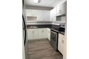 6940 NW 186th St, Hialeah, FL 33015, Sold 08/18/21