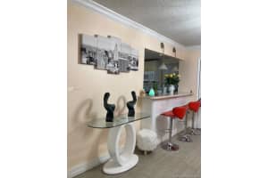 9120 Fontainebleau Blvd, Miami, FL 33172, Sold 07/27/21