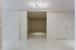 18975 Collins Ave, Sunny Isles Beach, FL 33160, Sold 02/15/22