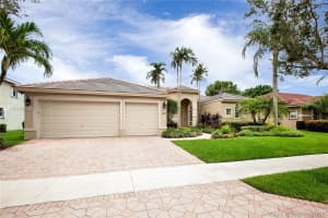 405 Mallard Ln, Weston, FL 33327, Sold 08/06/21