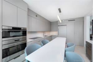 500 South Pointe Dr, Miami Beach, FL 33139, Sold 10/01/21