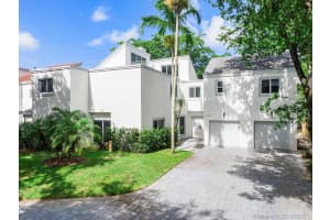 20261 W Oak Haven Cir, Miami, FL 33179, Sold 08/16/21