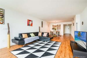 3375 N Country Club Dr, Miami, FL 33180, Sold 08/16/21
