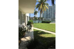 7939 West Dr, North Bay Village, FL 33141, Sold 01/03/22