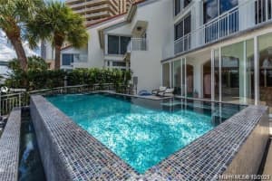 19555 NE 37th Ave, Aventura, FL 33180, Sold 02/02/22