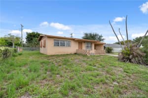 1382 9th St, West Palm Beach, FL 33401, Sold 09/30/21
