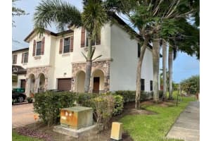 341 NE 37th Pl, Homestead, FL 33033, Sold 10/25/21