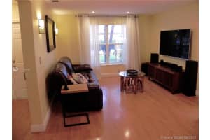 19580 NW 84th Ave, Hialeah, FL 33015, Sold 08/13/21