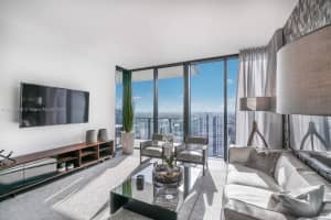 88 SW 7th St, Miami, FL 33130, Sold 12/03/21