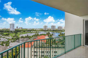19900 E Country Club Dr, Aventura, FL 33180, Sold 04/28/22