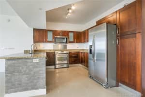 19900 E Country Club Dr, Aventura, FL 33180, Sold 04/28/22