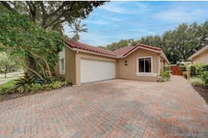 10072 NW 2nd St, Plantation, FL 33324, Sold 08/06/21