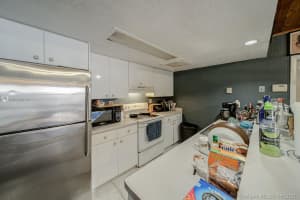 16334 Shadow Ct, Hialeah, FL 33014, Sold 08/09/21