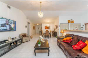 18906 NW 78th Ct, Hialeah, FL 33015, Sold 08/26/21