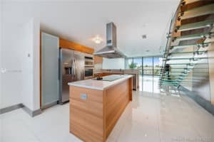 2950 NE 188th St, Miami, FL 33180, Sold 12/31/21