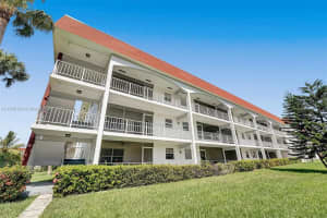 541 Blue Heron Dr, Hallandale Beach, FL 33009, Sold 02/09/22