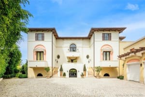 190 Paloma Dr, Coral Gables, FL 33143, Sold 10/01/21