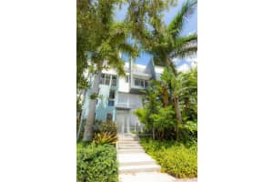 105 N Shore Dr, Miami Beach, FL 33141, Sold 02/02/22