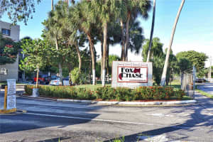 8625 NW 8th St, Miami, FL 33126, Sold 01/22/22