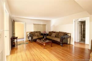 8625 NW 8th St, Miami, FL 33126, Sold 01/22/22