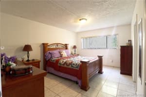 8625 NW 8th St, Miami, FL 33126, Sold 01/22/22