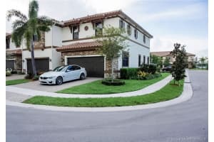 9571 Town Parc Cir S, Parkland, FL 33076, Sold 08/13/21