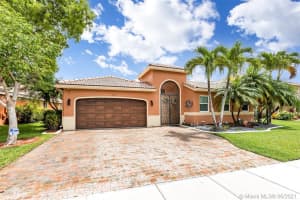 19927 SW 3rd Pl, Pembroke Pines, FL 33029, Sold 08/30/21